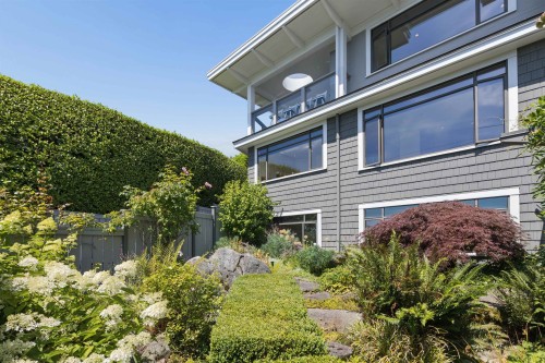 2621 Bellevue Avenue, West Vancouver, BC - Outdoor