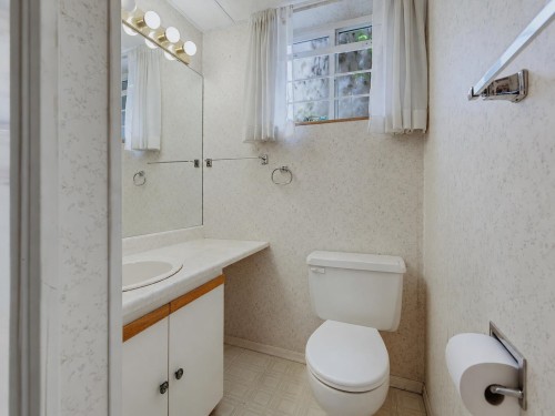 3204 Mariner Way, Coquitlam, BC - Indoor Photo Showing Bathroom