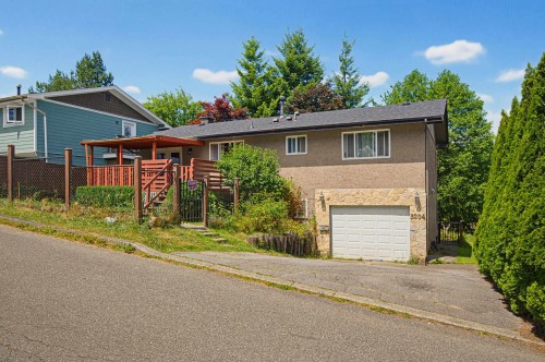 3204 Mariner Way, Coquitlam, BC - Outdoor