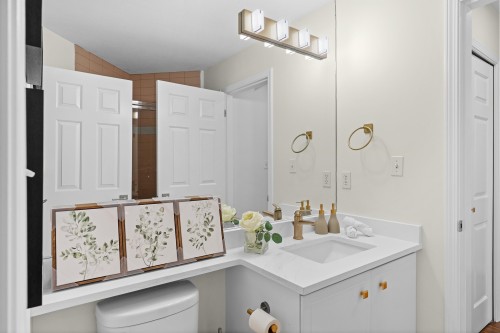 12051 Imperial Drive, Richmond, BC - Indoor Photo Showing Bathroom