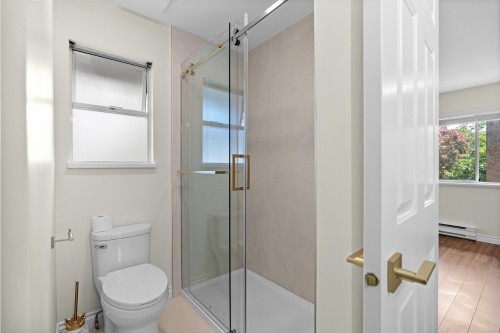 12051 Imperial Drive, Richmond, BC - Indoor Photo Showing Bathroom
