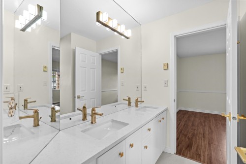 12051 Imperial Drive, Richmond, BC - Indoor Photo Showing Bathroom