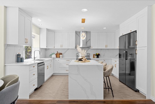 12051 Imperial Drive, Richmond, BC - Indoor Photo Showing Kitchen With Upgraded Kitchen