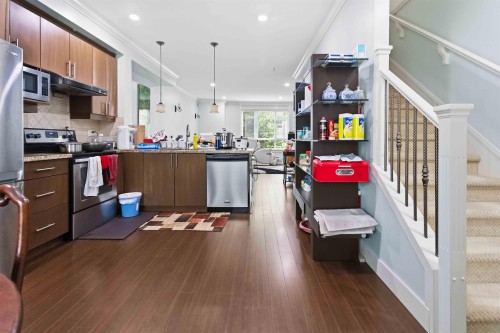 5-9391 Alberta Road, Richmond, BC - Indoor Photo Showing Kitchen With Upgraded Kitchen
