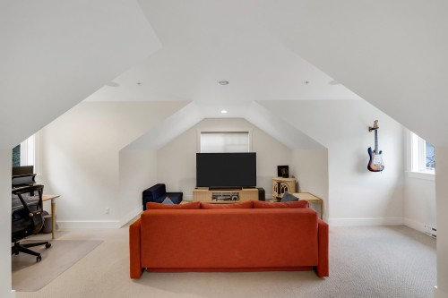 38618 Cherry Drive, Squamish, BC - Indoor Photo Showing Other Room