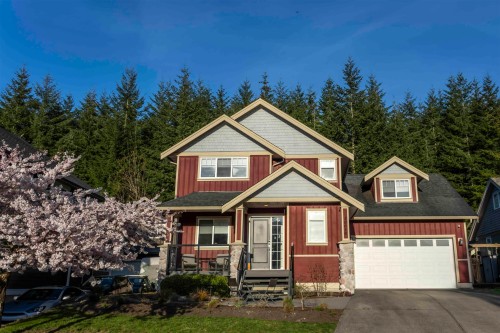 38618 Cherry Drive, Squamish, BC - Outdoor With Facade