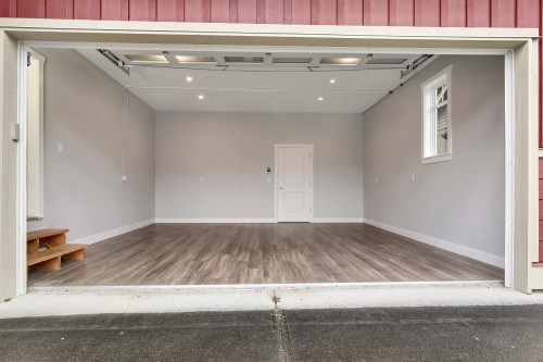 38618 Cherry Drive, Squamish, BC - Indoor Photo Showing Other Room