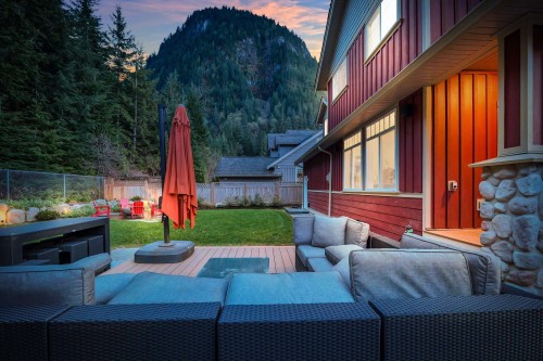 38618 Cherry Drive, Squamish, BC - Outdoor With Deck Patio Veranda