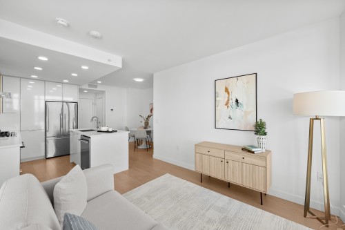 602-7683 Park Crescent, Burnaby, BC - Indoor