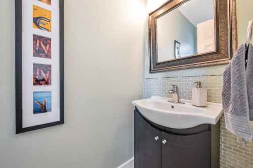 2-5600 Ladner Trunk Road, Delta, BC - Indoor Photo Showing Bathroom