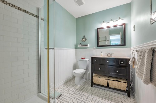 2-5600 Ladner Trunk Road, Delta, BC - Indoor Photo Showing Bathroom