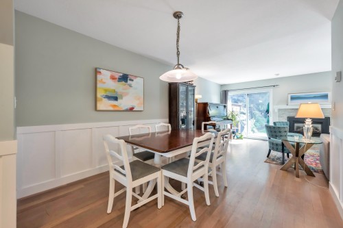 2-5600 Ladner Trunk Road, Delta, BC - Indoor Photo Showing Dining Room