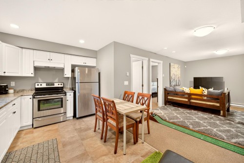 3401 Horizon Drive, Coquitlam, BC - Indoor Photo Showing Kitchen With Stainless Steel Kitchen