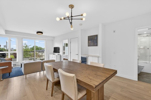 308-209 20 Avenue E, Vancouver, BC - Indoor Photo Showing Dining Room
