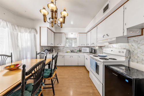 3378 26Th Avenue E, Vancouver, BC - Indoor Photo Showing Kitchen