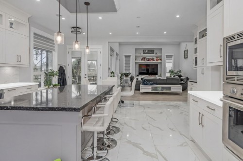 2488 Latimer Avenue, Coquitlam, BC - Indoor Photo Showing Kitchen With Upgraded Kitchen