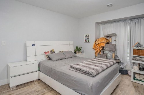 2488 Latimer Avenue, Coquitlam, BC - Indoor Photo Showing Bedroom