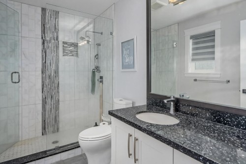 2488 Latimer Avenue, Coquitlam, BC - Indoor Photo Showing Bathroom