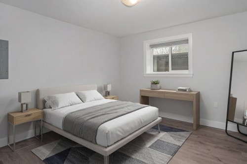 2488 Latimer Avenue, Coquitlam, BC - Indoor Photo Showing Bedroom