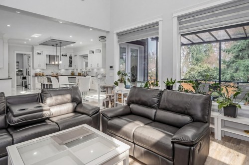 2488 Latimer Avenue, Coquitlam, BC - Indoor Photo Showing Living Room