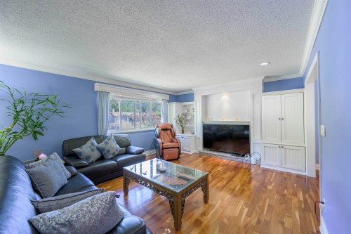 1780 Greenmount Avenue, Port Coquitlam, BC - Indoor Photo Showing Living Room