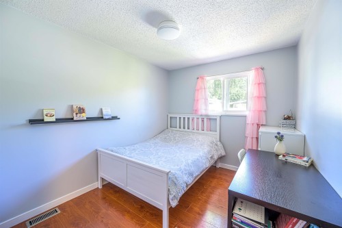1780 Greenmount Avenue, Port Coquitlam, BC - Indoor Photo Showing Bedroom