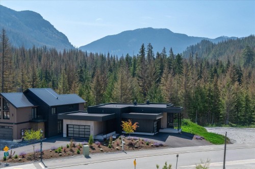 1702 River Run Place  Whistler, BC V8E 1P4
