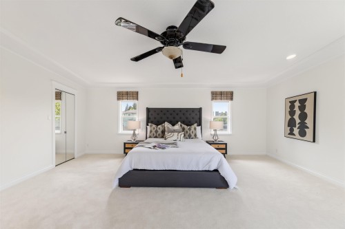 5885 Walker Avenue, Burnaby, BC - Indoor Photo Showing Bedroom