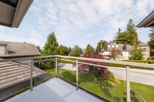 5885 Walker Avenue, Burnaby, BC - Outdoor With Exterior