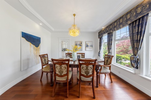 5885 Walker Avenue, Burnaby, BC - Indoor Photo Showing Dining Room