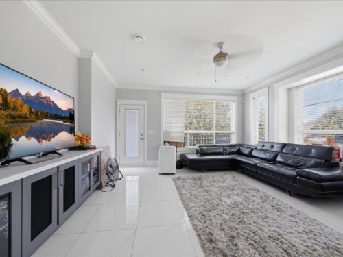 11971 Montego Street, Richmond, BC - Indoor Photo Showing Living Room