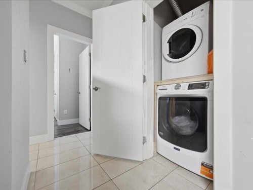 11971 Montego Street, Richmond, BC - Indoor Photo Showing Laundry Room