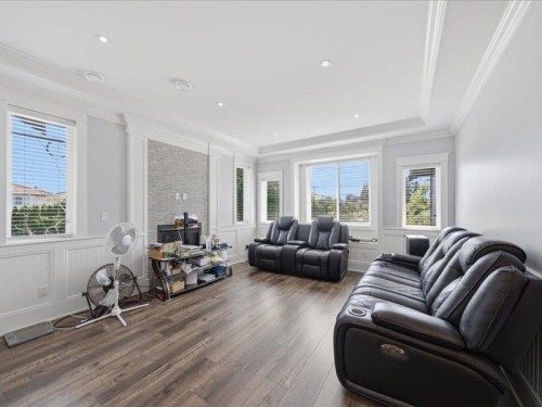 11971 Montego Street, Richmond, BC - Indoor Photo Showing Living Room