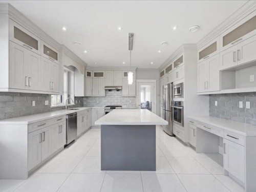 11971 Montego Street, Richmond, BC - Indoor Photo Showing Kitchen With Upgraded Kitchen