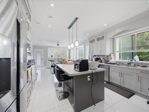 11971 Montego Street, Richmond, BC - Indoor Photo Showing Kitchen With Upgraded Kitchen
