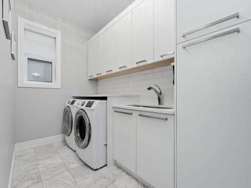 4507 Percival Avenue, Burnaby, BC - Indoor Photo Showing Laundry Room