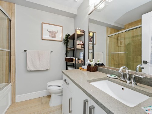 4507 Percival Avenue, Burnaby, BC - Indoor Photo Showing Bathroom