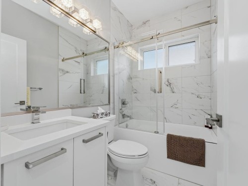 4507 Percival Avenue, Burnaby, BC - Indoor Photo Showing Bathroom