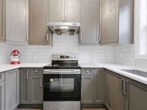 4507 Percival Avenue, Burnaby, BC - Indoor Photo Showing Kitchen With Upgraded Kitchen
