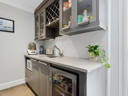 4507 Percival Avenue, Burnaby, BC - Indoor Photo Showing Kitchen
