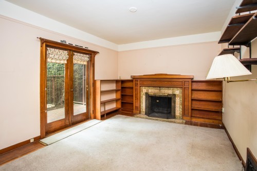 6857 Laburnum Street, Vancouver, BC - Indoor With Fireplace