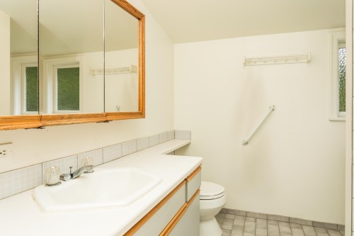 6857 Laburnum Street, Vancouver, BC - Indoor Photo Showing Bathroom