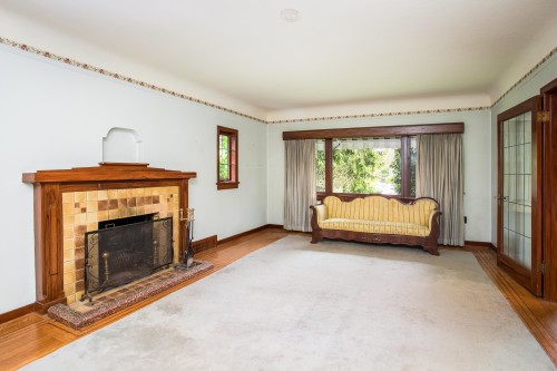 6857 Laburnum Street, Vancouver, BC - Indoor With Fireplace
