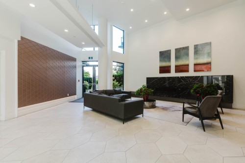 909-8850 University Crescent, Burnaby, BC - Indoor