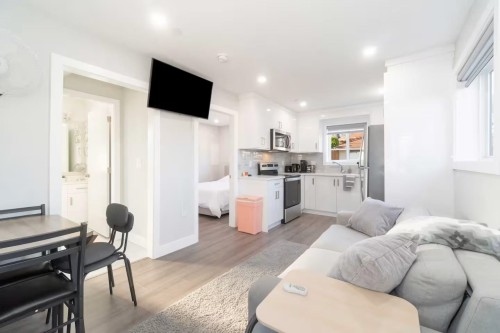 2984 Kitchener Street, Vancouver, BC - Indoor