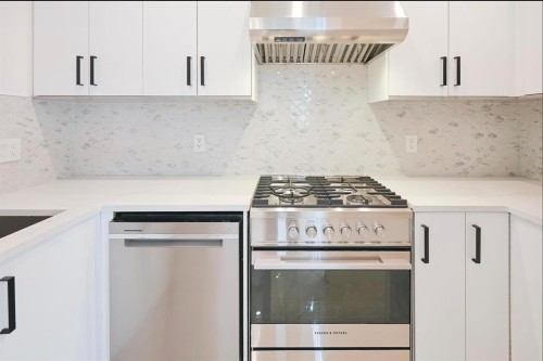 2984 Kitchener Street, Vancouver, BC - Indoor Photo Showing Kitchen With Upgraded Kitchen