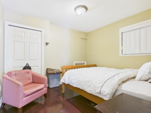 6615 Dufferin, Burnaby, BC - Indoor Photo Showing Bedroom