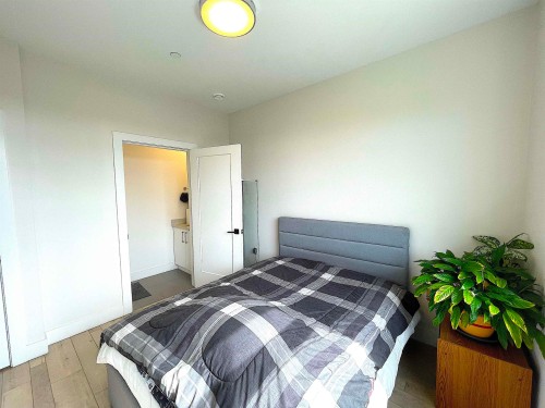 1633 Marine Drive Se, Vancouver, BC - Indoor Photo Showing Bedroom