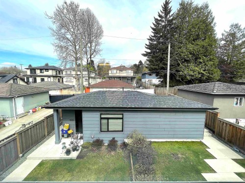 1633 Marine Drive Se, Vancouver, BC - Outdoor