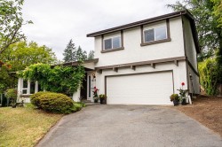 1205 Cypress Place  Port Moody, BC V3H 3Y7